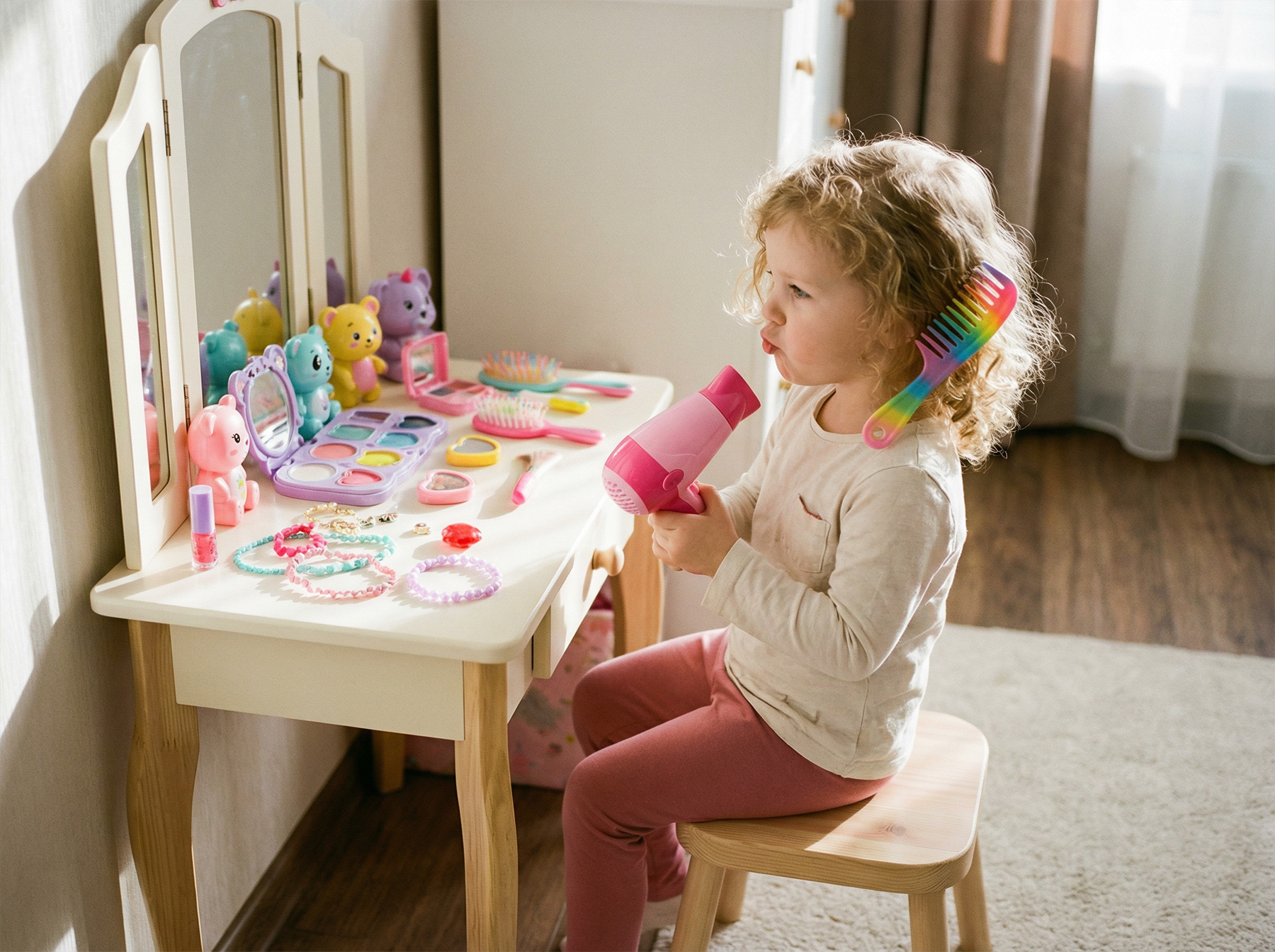 girl playing beauty set